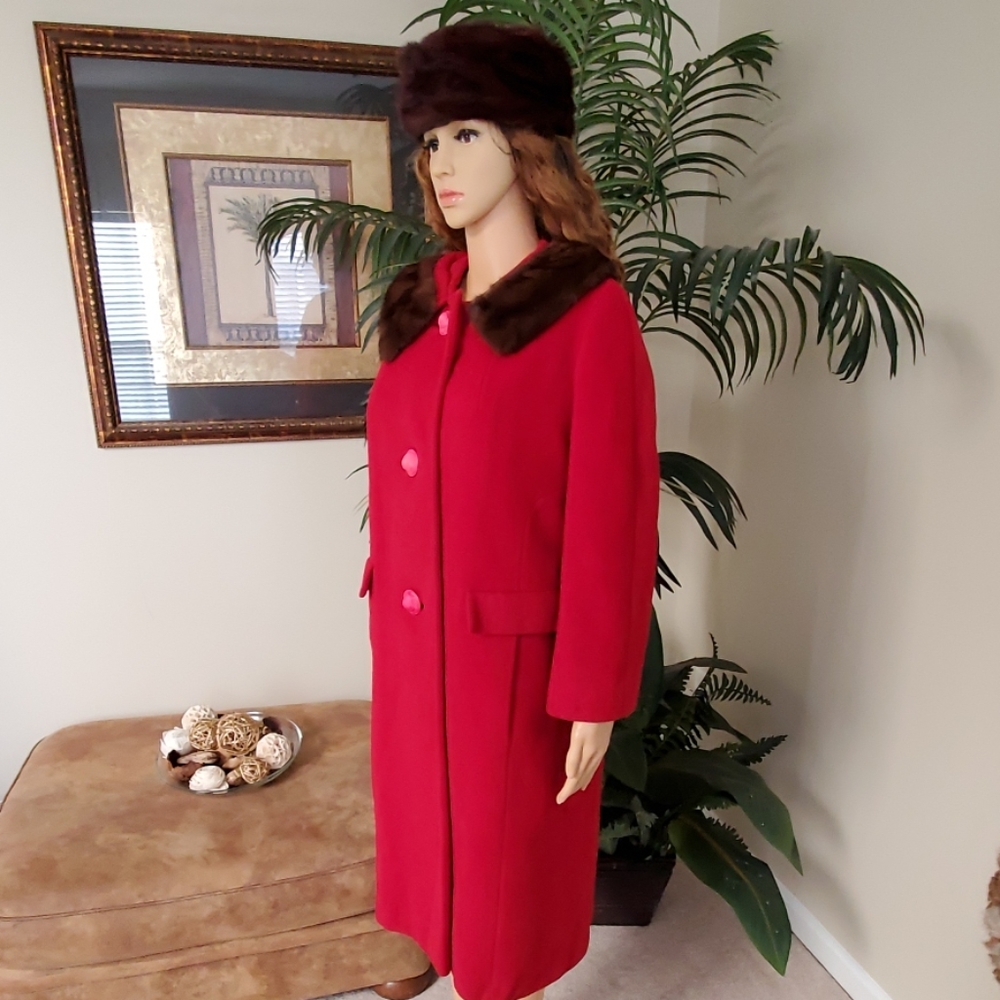 VINTAGE LA VOGUE VINTAGE 1960'S WOOL/MINK FUR TRIM COAT
